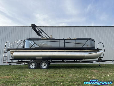 BOATZON | SunChaser Geneva Sport 23 LR DH Full Triple w Trailer 2024