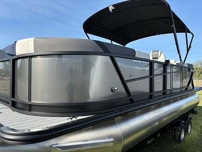 BOATZON | SunChaser SPORT 23 LR DH TRIPLE 200HP BUNK TRAILER 2025