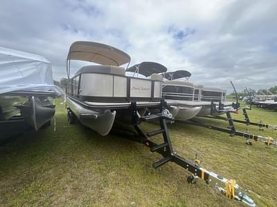 BOATZON | SunChaser SPORT 23 SB DH TRIPLE 200HP BUNK TRAILER 2026