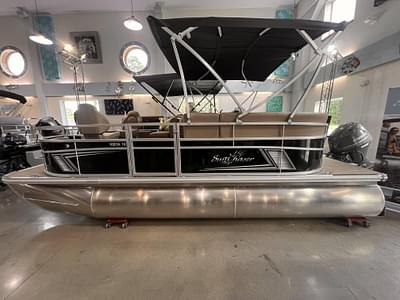 BOATZON | SunChaser Vista 18 Fish 2024