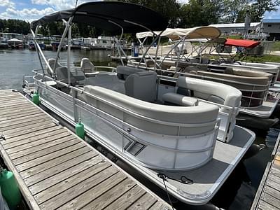 BOATZON | SunChaser Vista 20 Fish 2024