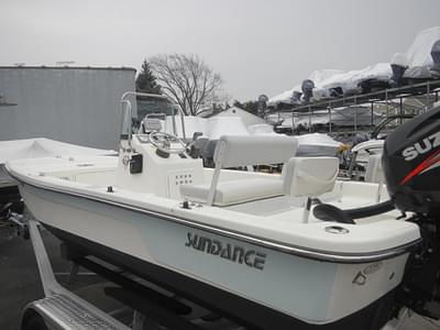 BOATZON | Sundance 17 Center Console 2016