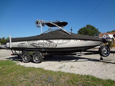 BOATZON | SUPRA Launch 22 SSV Limited Edition 2010