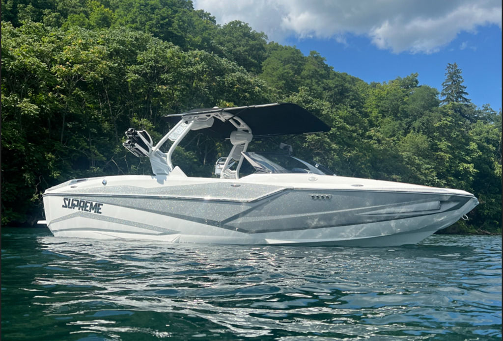 2024 Supreme ZS232 - Sold Boat