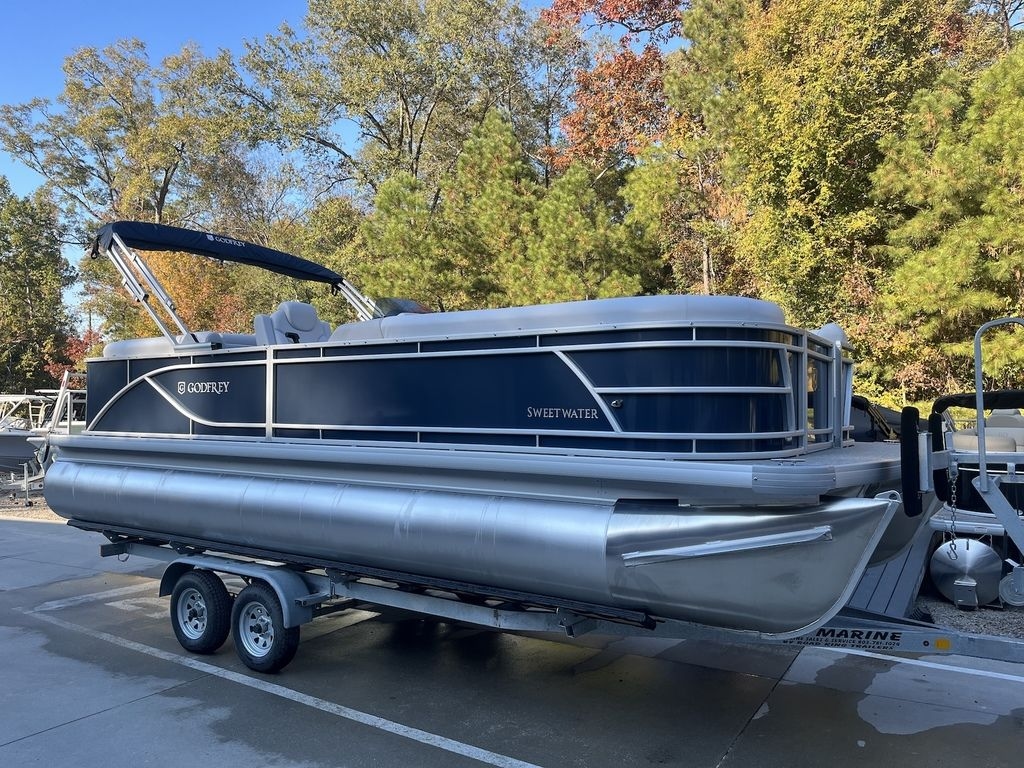 2024 Sweetwater SW 2286 SB - Sold Boat