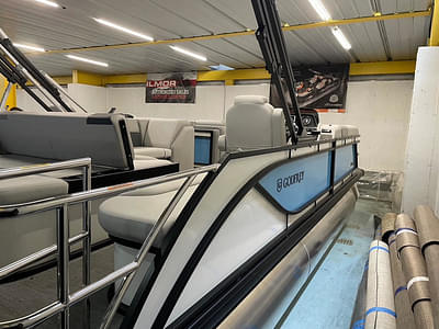 BOATZON | Sweetwater SW 2286 SFL 27 iMPACT Center Tube 2025