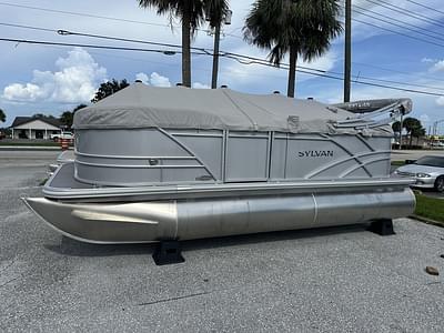 BOATZON | Sylvan 818 Cruise 2025