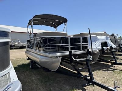 BOATZON | Sylvan 820 PARTY FISH 90HP BUNK TRAILER 2025