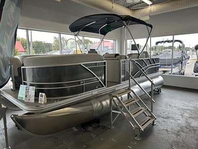 BOATZON | Sylvan 820 PARTY FISH 90HP VMAX BUNK TRAILER 2024