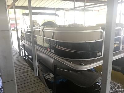 BOATZON | Sylvan 8520 Mirage FnC 2012