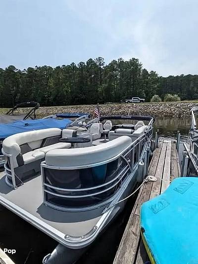 BOATZON | Sylvan 8520 Mirage Party Fish BOATZON | Sylvan 8520 Mirage Party Fish