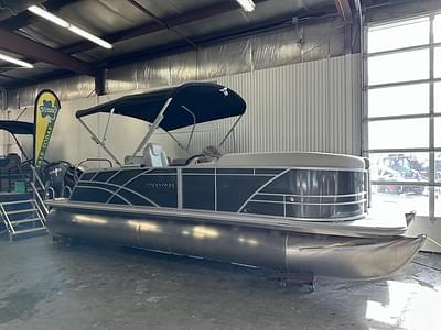 BOATZON | Sylvan 8522 CLZ 115HP BUNK TRAILER 2024