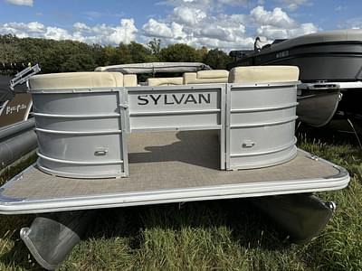 BOATZON | Sylvan 8522 CRUISE N FISH 50HP BUNK TRAILER 2018