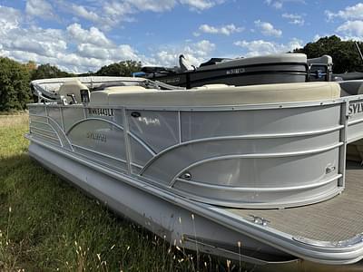 BOATZON | Sylvan 8522 CRUISE N FISH 50HP BUNK TRAILER 2018