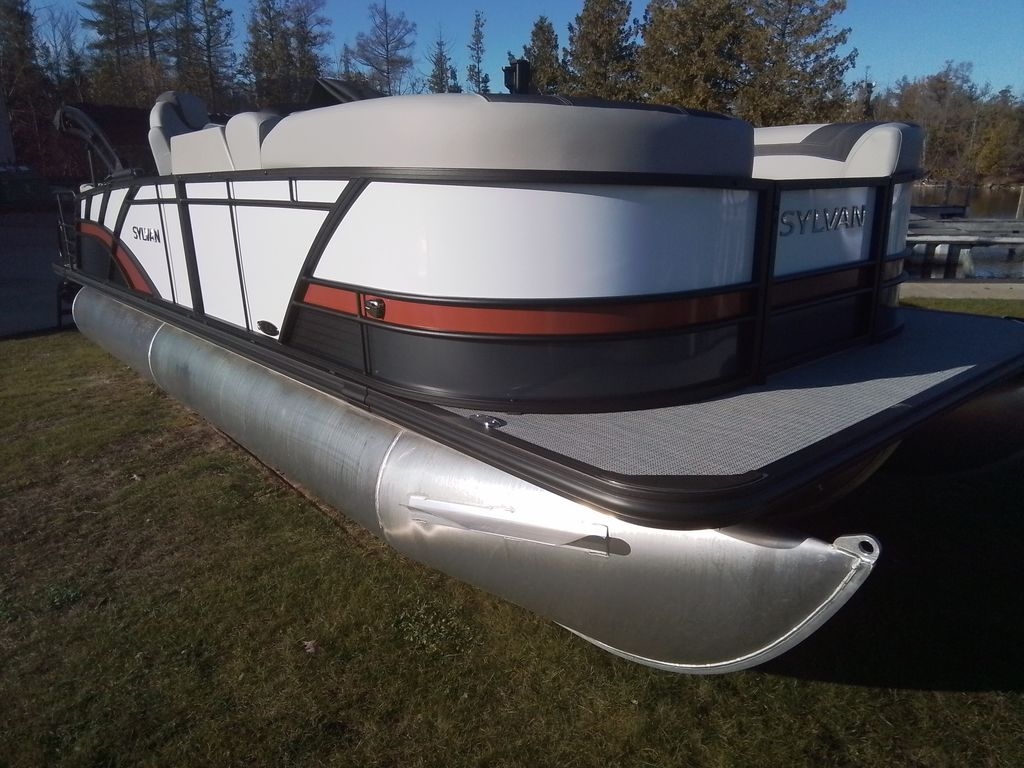 2025 Sylvan L3 CLZ - Sold Boat