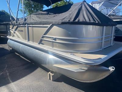 BOATZON | Sylvan Mirage 818 Fish 2024