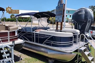 BOATZON | Sylvan Mirage 820 Cruise 2025