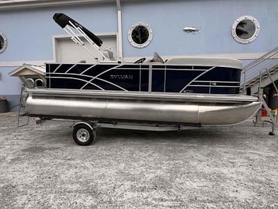 BOATZON | Sylvan Mirage 8520 Party Fish 2025