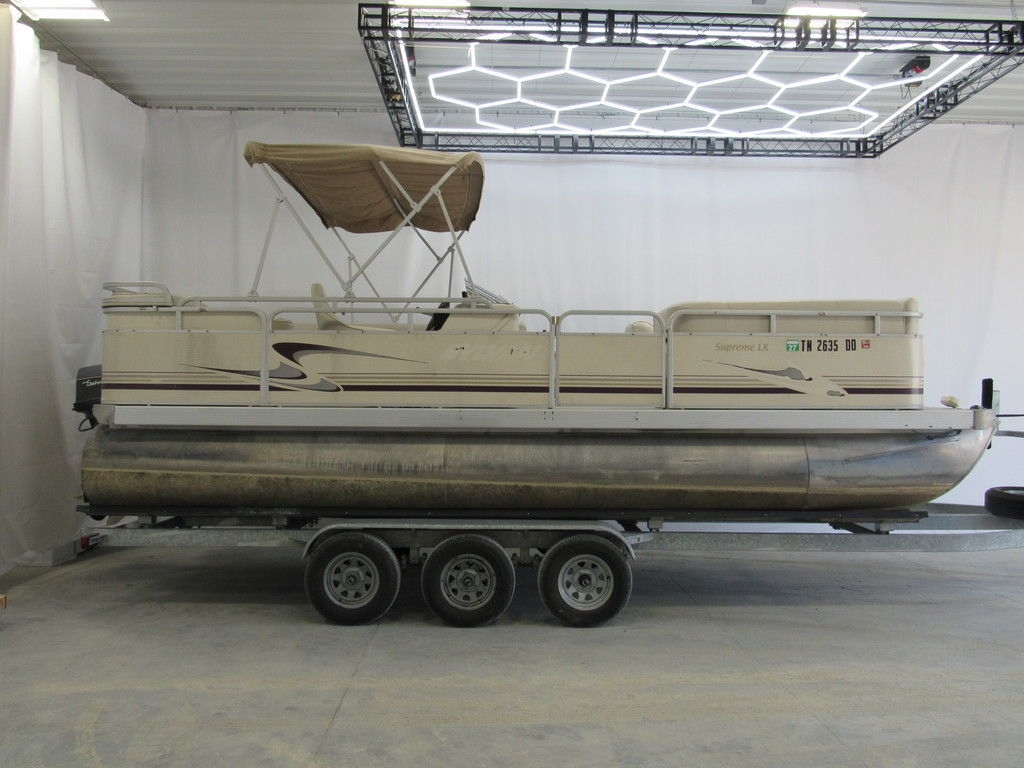 2000 Sylvan Supreme LX - Sold Boat