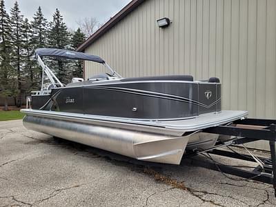 BOATZON | Tahoe Pontoons 2385 LTZ Cruise Rear Bench 25 SP 2024