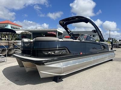 BOATZON | Tahoe Pontoons 2585 Grand Tahoe LTD Quad Lounge Windshield Tri Toon High Performance 2023