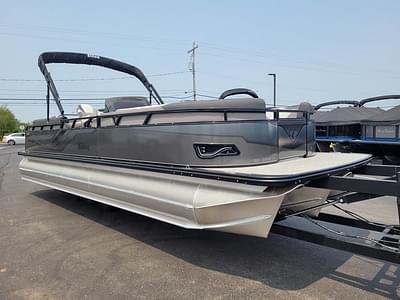 BOATZON | Tahoe Pontoons 2585 Sport 85 Elite Windshield 25 WG 2023