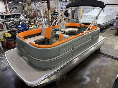 BOATZON | Tahoe Pontoons Aura 1985 Quad Lounge  50HP 4Stroke EFI 2025