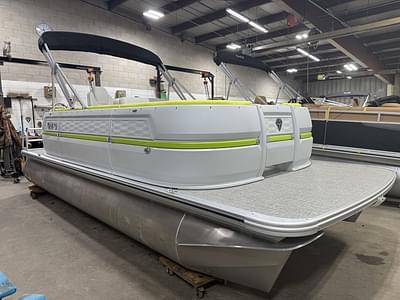 BOATZON | Tahoe Pontoons Aura 2185 Quad Lounge  75HP 4Stroke EFI 2025
