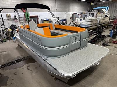 BOATZON | Tahoe Pontoons Aura 2185 Quad Lounge  90HP 4Stroke EFI 2025