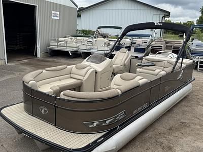 BOATZON | Tahoe Pontoons Cascade 2385 Cruise Tritoon  Honda 200HP 4Stroke EFI 2020