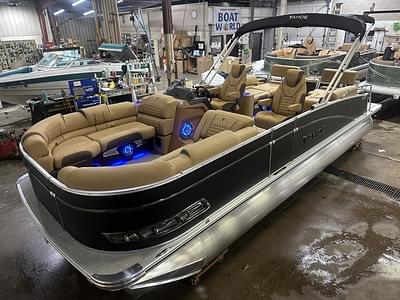 BOATZON | Tahoe Pontoons Cascade 2385 Quad Lounge Shift SS Tritoon  Honda 4Stroke EFI 2025