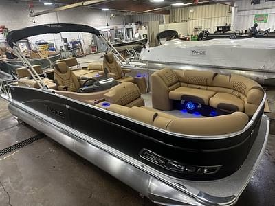 BOATZON | Tahoe Pontoons Cascade 2385 Quad Lounge Shift Tritoon  225HP 4Stroke 2025
