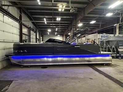 BOATZON | Tahoe Pontoons Cascade 2585 Elite Windshield SS Tritoon  Honda 4Stroke EFI 2025