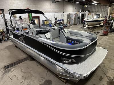 BOATZON | Tahoe Pontoons LTZ 2385 CRB Cruise Rear Bench Tritoon  Honda 4Stroke EFI 2025