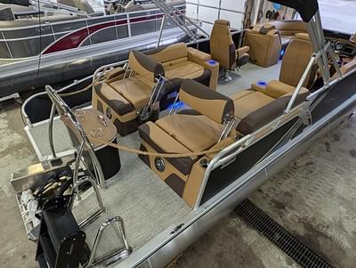 BOATZON | Tahoe Pontoons LTZ 2385 Quad Lounge Shift SS Tritoon  Honda 4Stroke EFI 2025