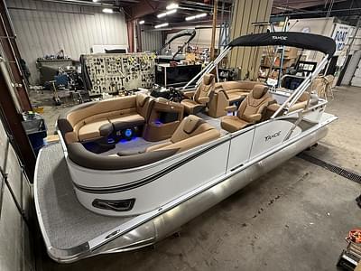 BOATZON | Tahoe Pontoons LTZ 2385 Quad Lounge Tritoon  Honda 4Stroke EFI 2025