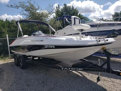 BOATZON | Tahoe® 215 Xi 2017 BOATZON | Tahoe® 215 Xi 2017