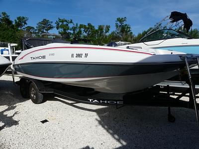 BOATZON | Tahoe® 2150 2022 BOATZON | Tahoe® 2150 2022