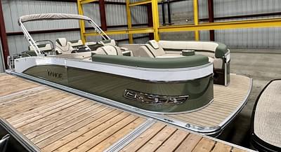 BOATZON | Tahoe® Cascade 2585 QLS 2025