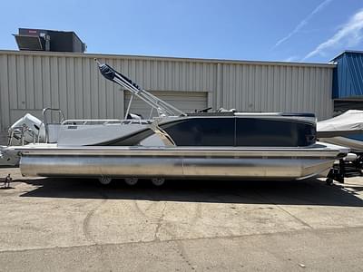 BOATZON | Tahoe® LTZ 2385 VRB 2025