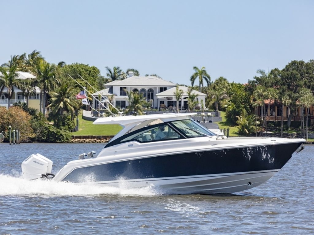 2025 Tiara Yachts 34LX - Sold Boat