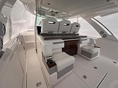 BOATZON | Tiara Yachts 38LS 2023