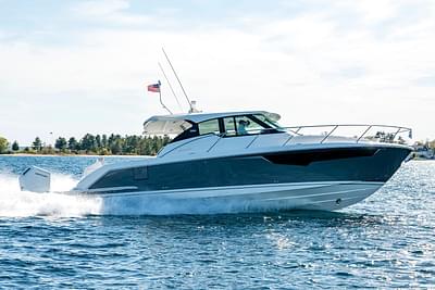 BOATZON | Tiara Yachts 43 LE 2023