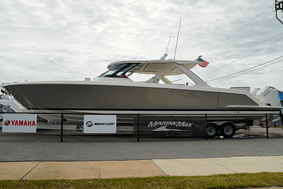 BOATZON | Tiara Yachts 43LS 2024