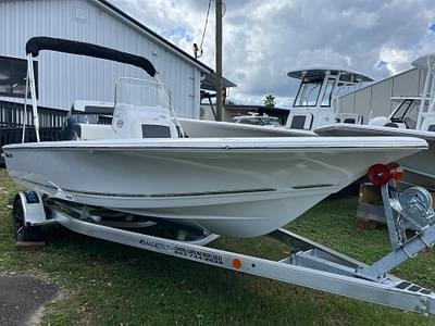 BOATZON | Tidewater 1910 Bay Max 2025