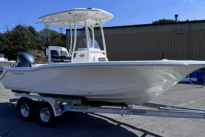 BOATZON | Tidewater 210 CC Adventure 2025