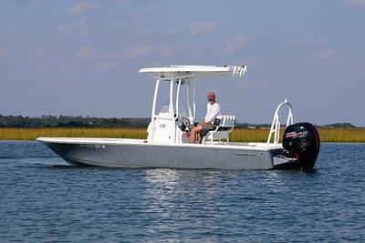 BOATZON | Tidewater 2110 Bay Max 2022