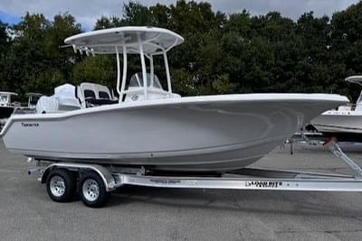 BOATZON | Tidewater 220 CC Adventure 2025