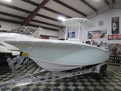 BOATZON | Tidewater 220 LXF 2025