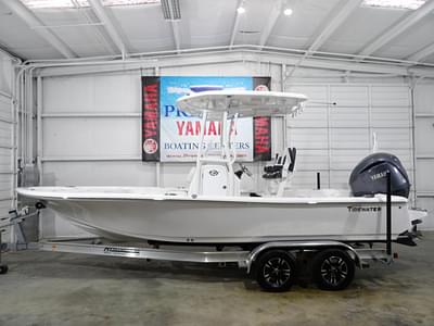 BOATZON | Tidewater 2210CB 2025